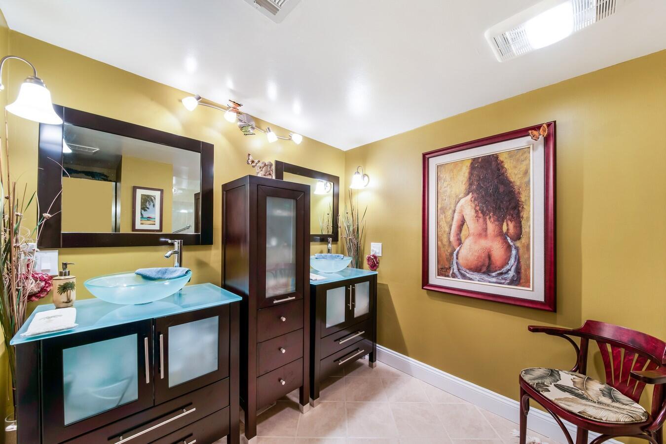 3100 NE 48th Street Ph10