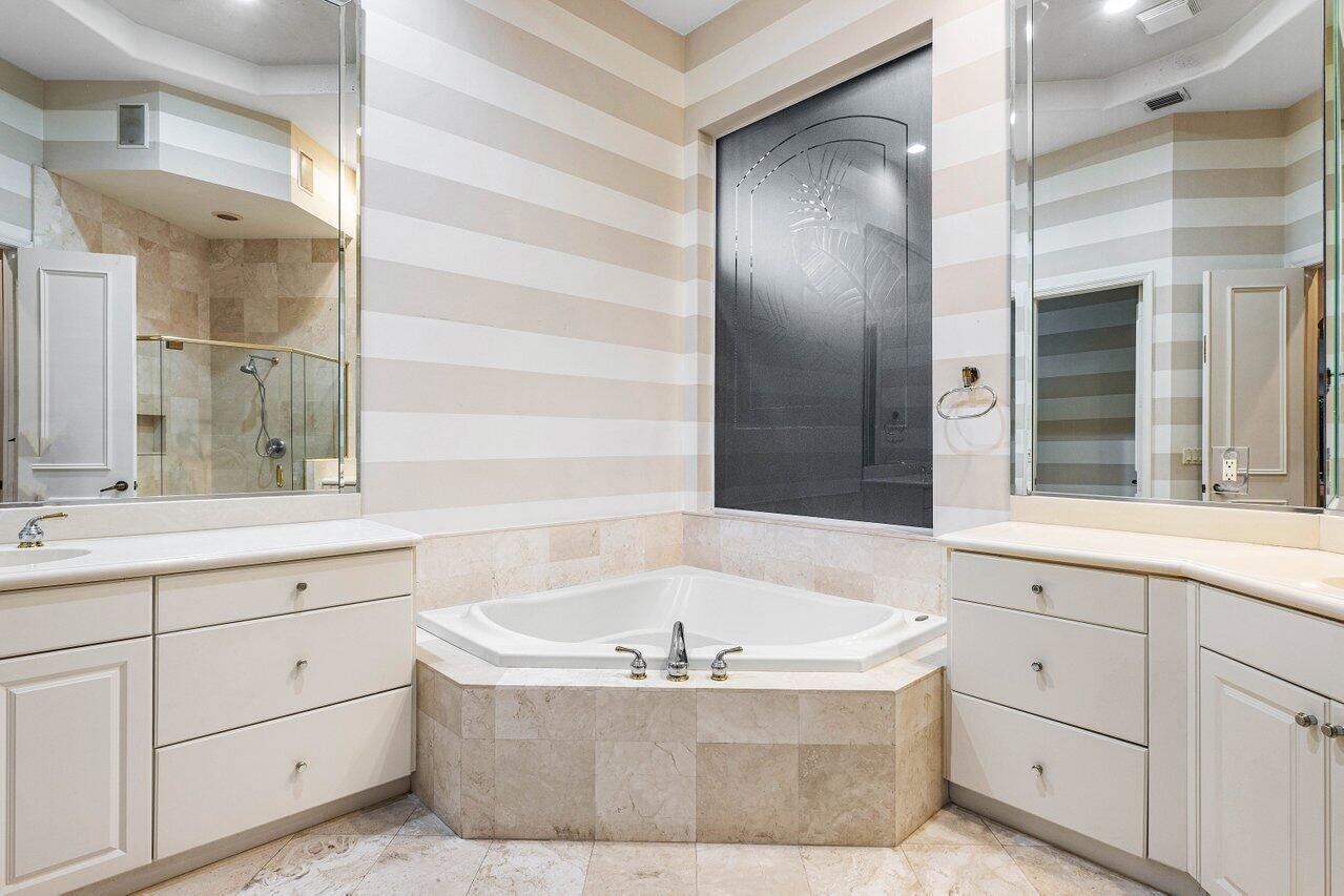 16295 Via Venetia W