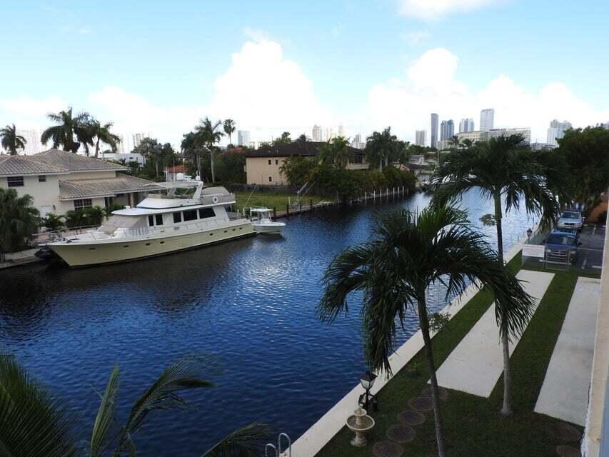2935 NE 163rd Street 3m, North Miami Beach Unit: 3m