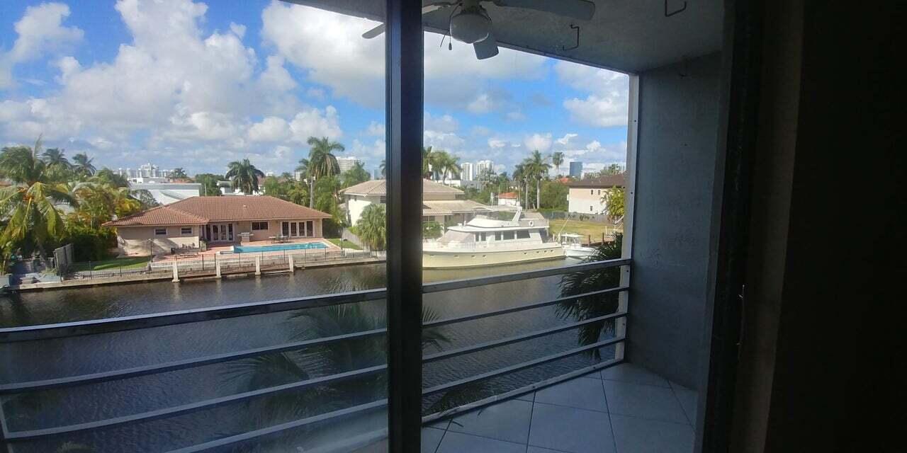 2935 NE 163rd Street 3m, North Miami Beach Unit: 3m
