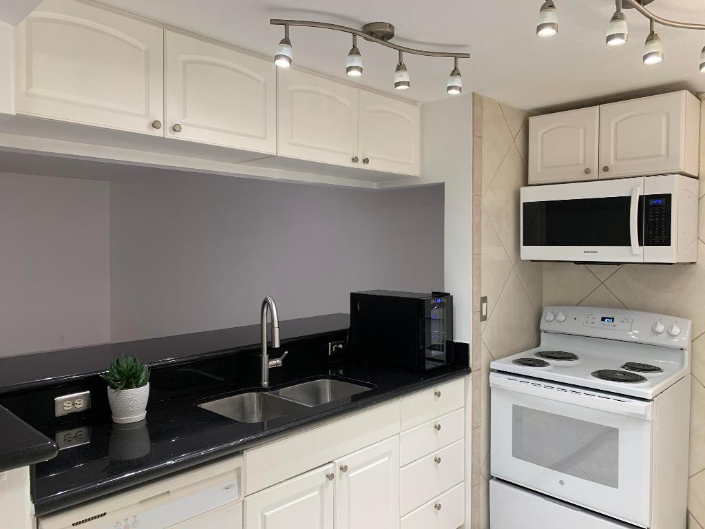 2935 NE 163rd Street 3m, North Miami Beach Unit: 3m