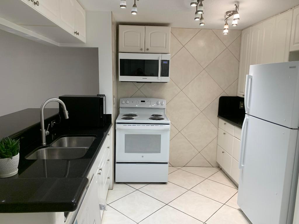 2935 NE 163rd Street 3m, North Miami Beach Unit: 3m
