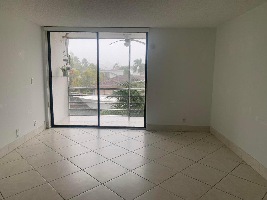 2935 NE 163rd Street 3m, North Miami Beach Unit: 3m