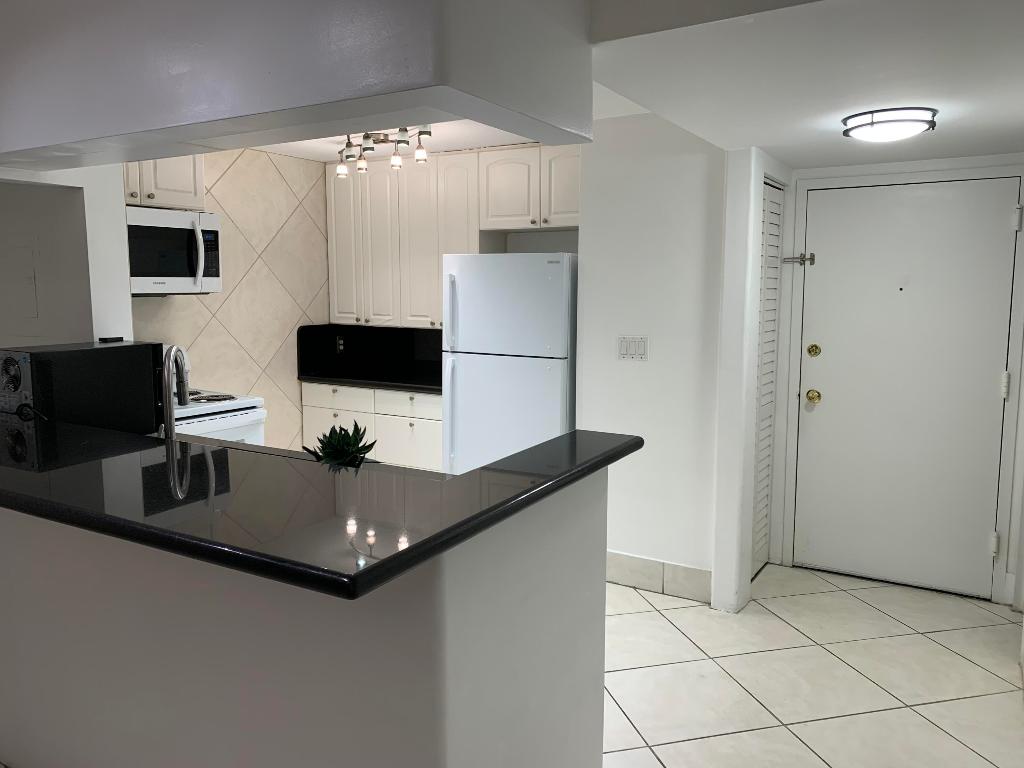 2935 NE 163rd Street 3m, North Miami Beach Unit: 3m