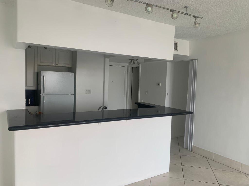 2935 NE 163rd Street 3m, North Miami Beach Unit: 3m