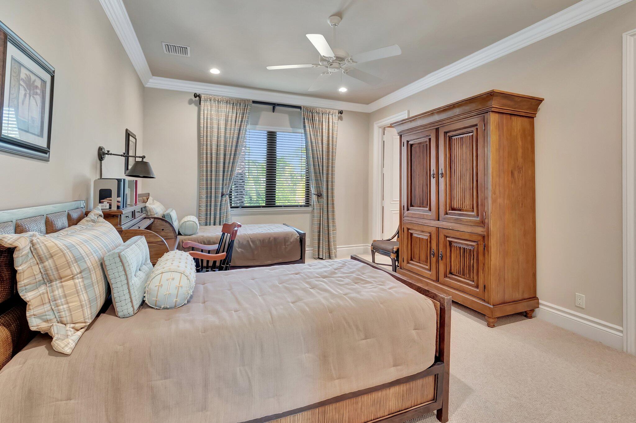 9230 Este Lago Drive