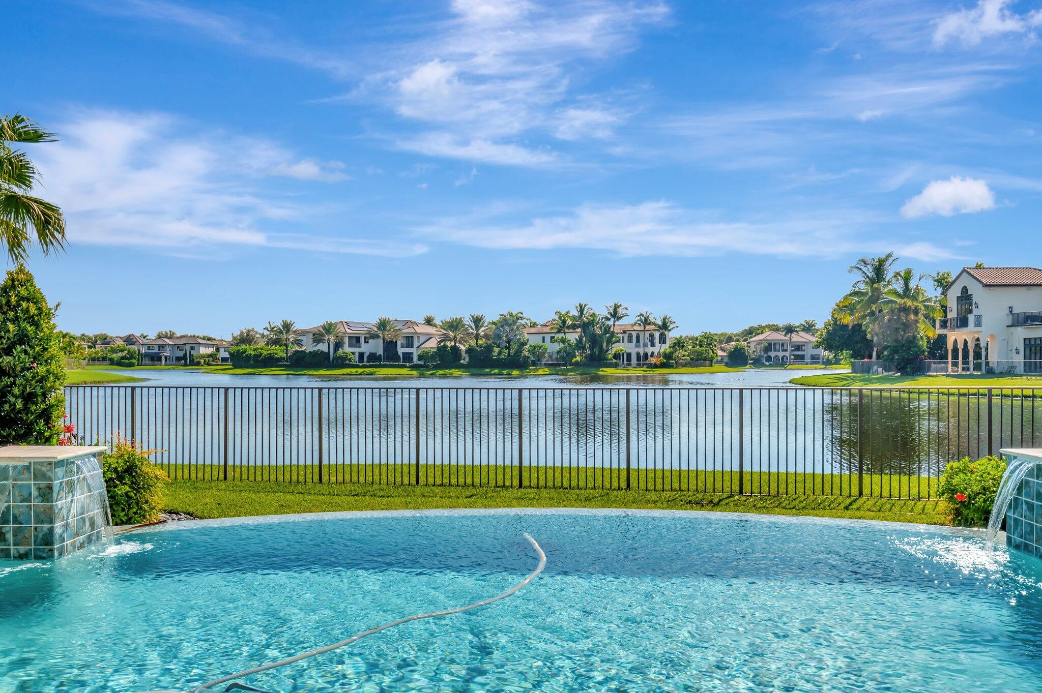 9230 Este Lago Drive