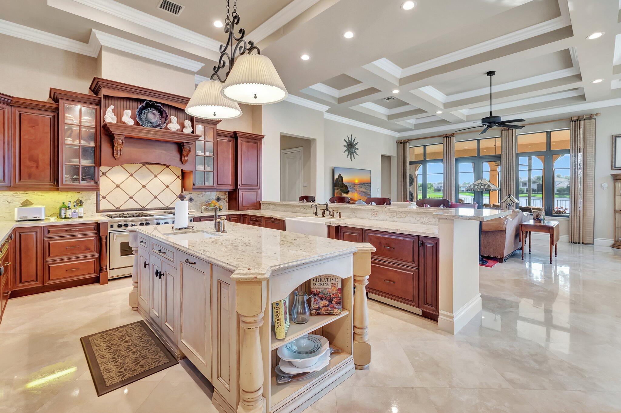 9230 Este Lago Drive