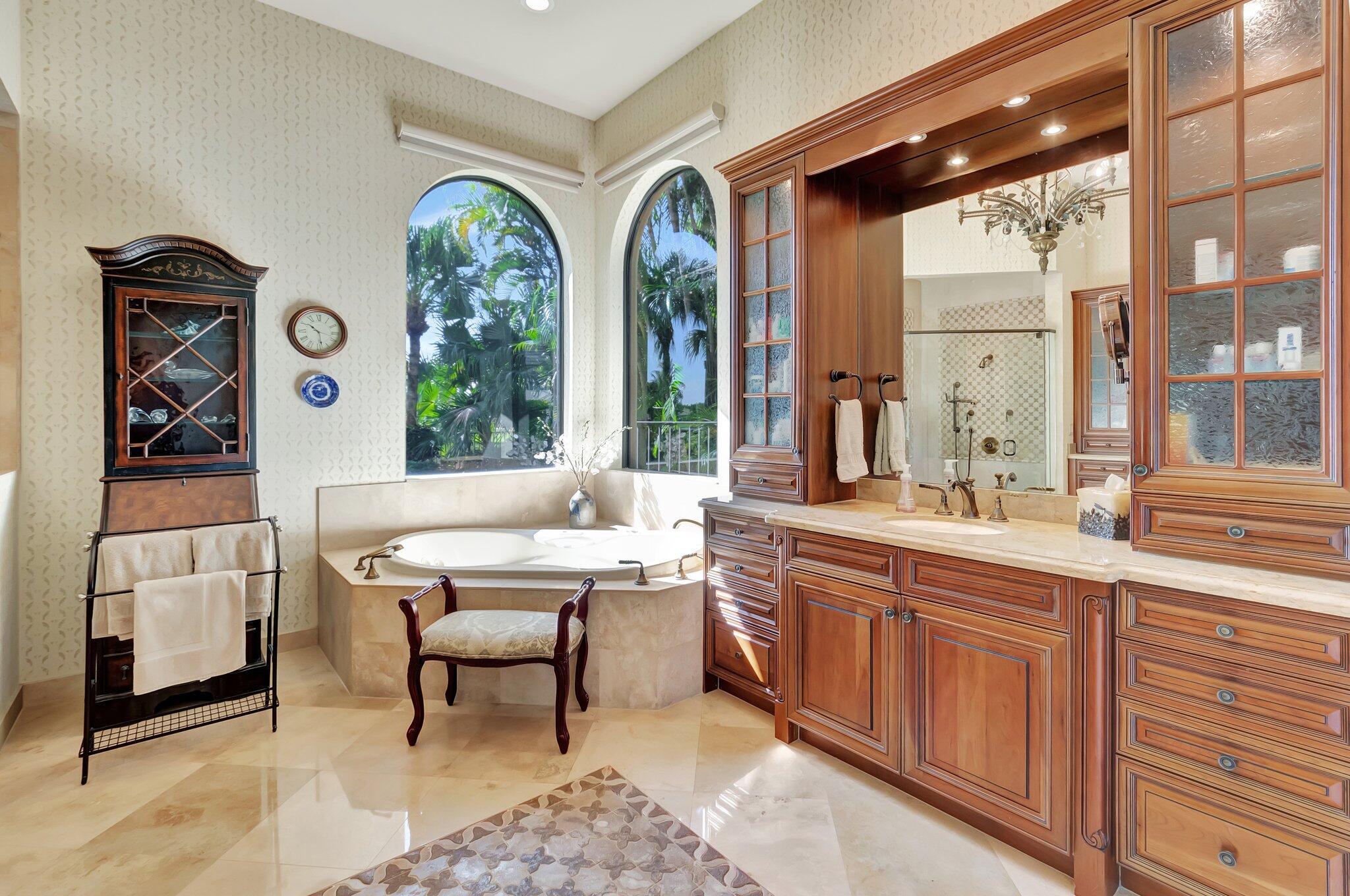 9230 Este Lago Drive