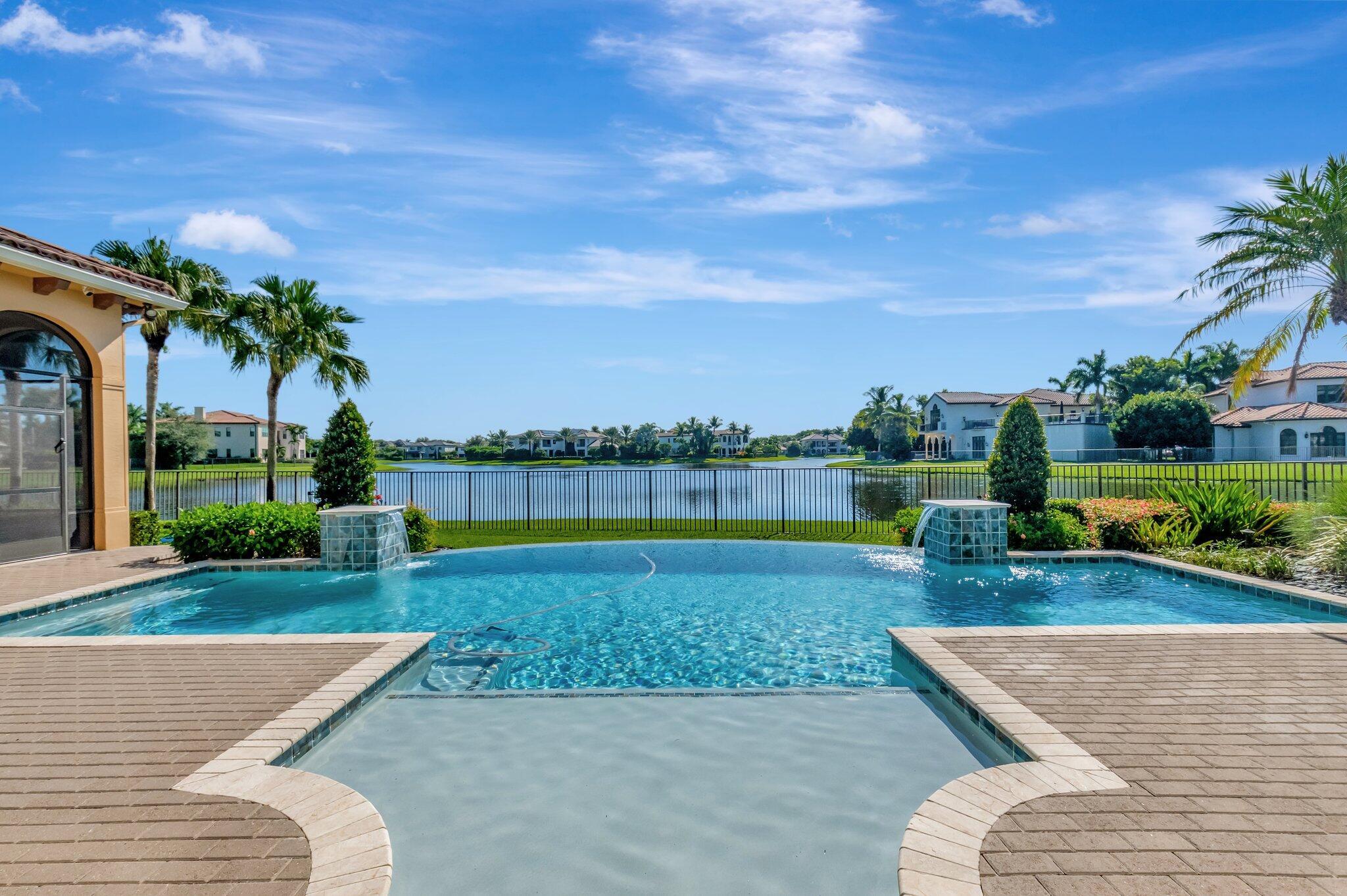9230 Este Lago Drive