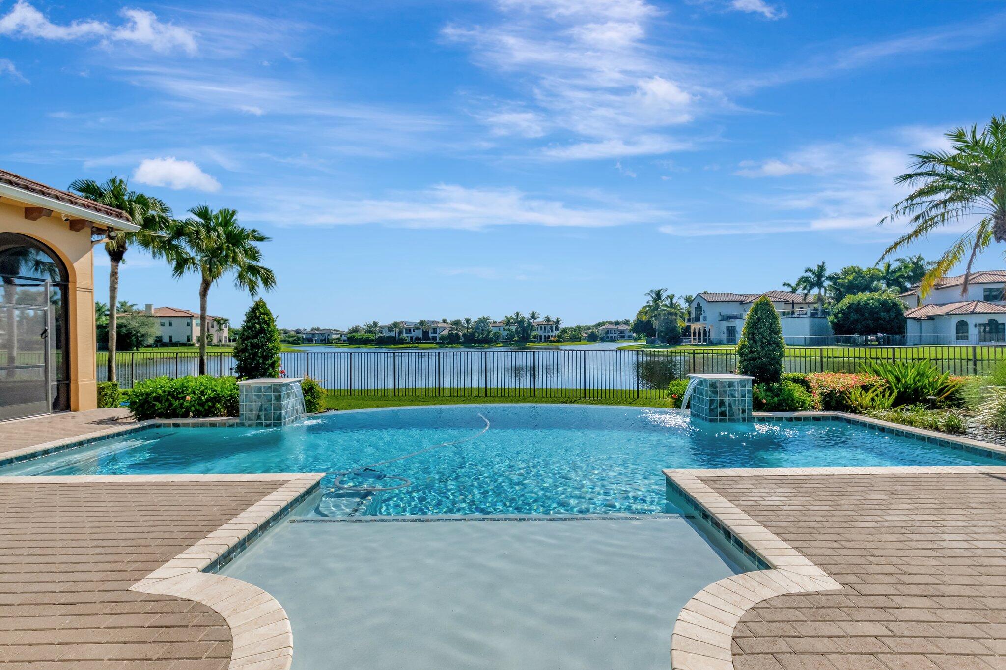 9230 Este Lago Drive