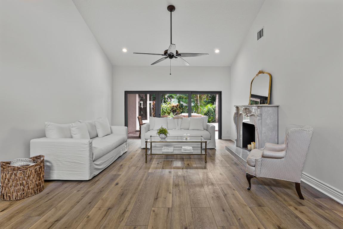 1925 Parkside Circle South Circle S