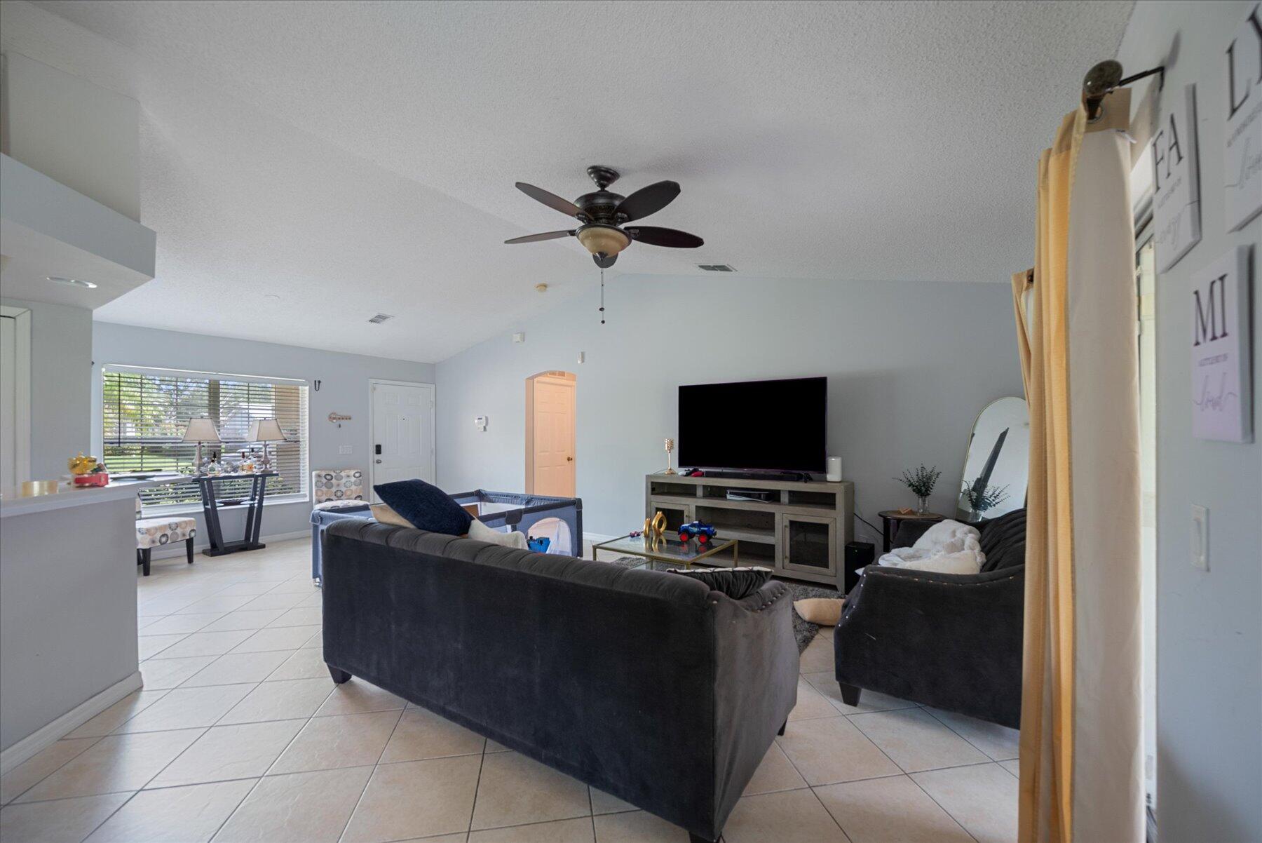 880 SW Durham Terrace, Port St. Lucie
