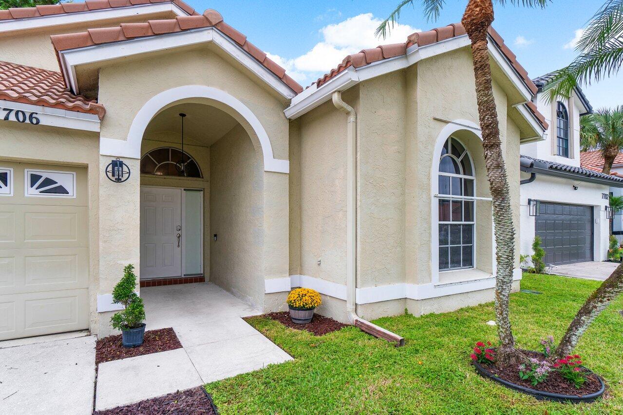 7706 Hoffy Circle