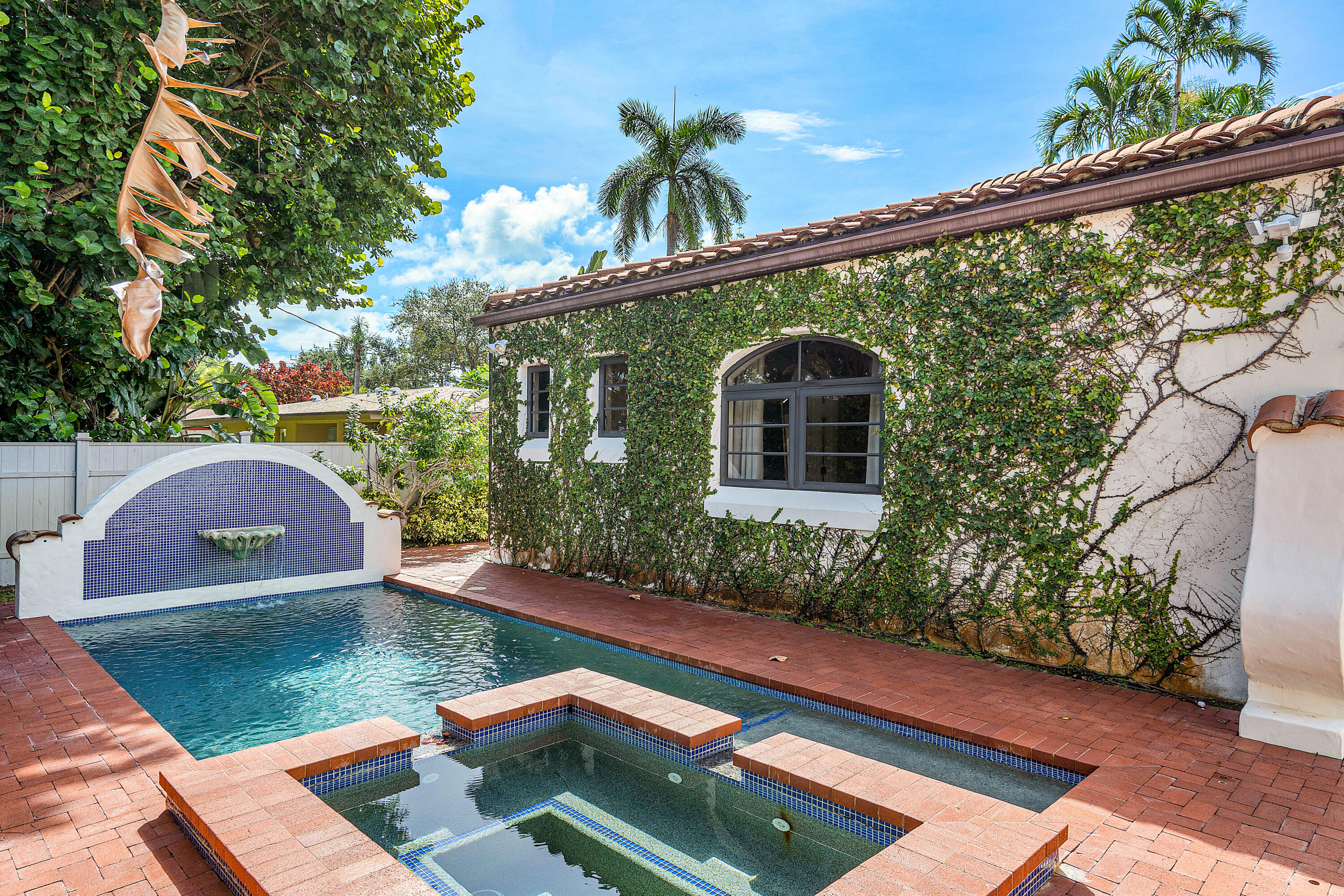 729 NW 7th Street