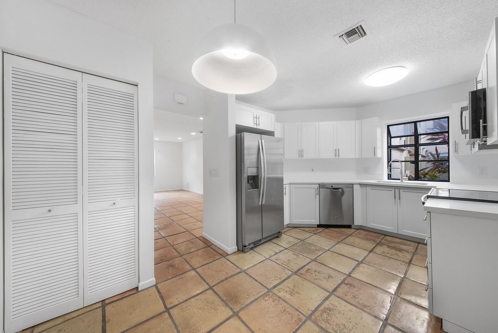 5131 Europa Drive, G, Boynton Beach Unit: G