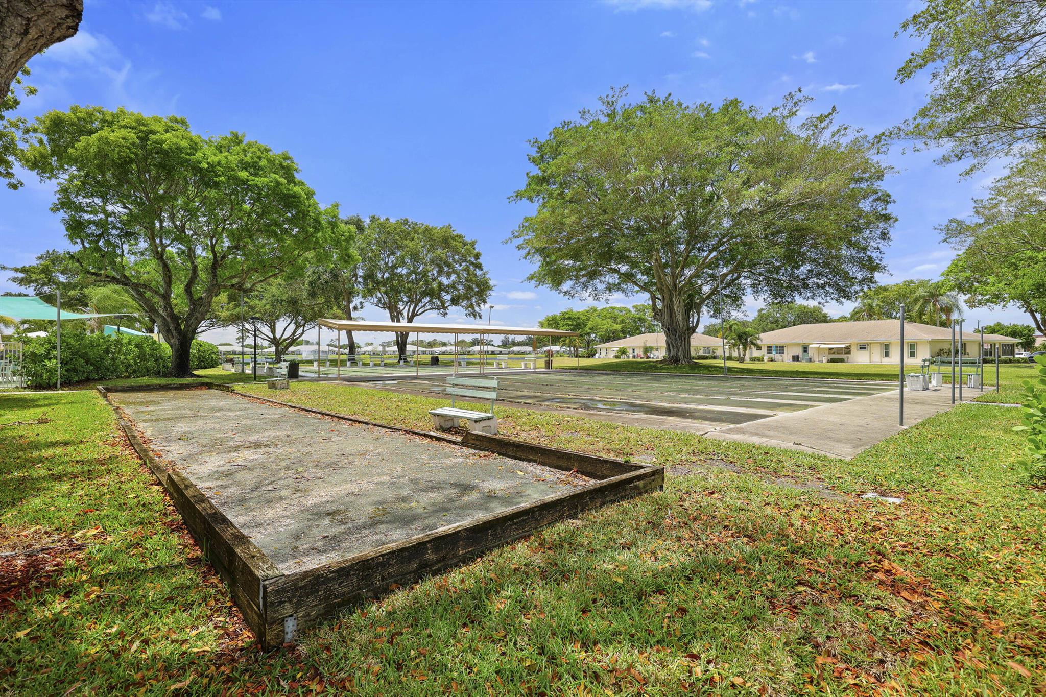 5162 Lakefront Boulevard B