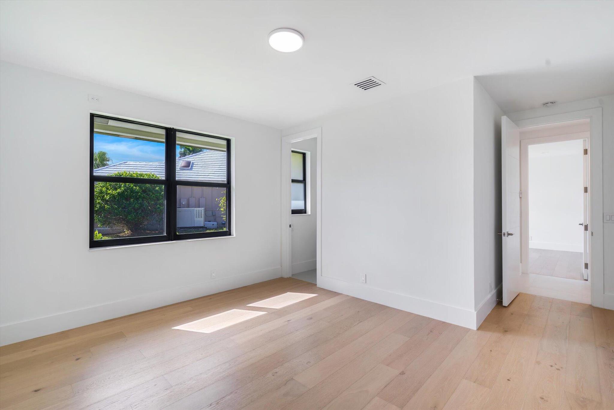 4459 Bocaire Boulevard