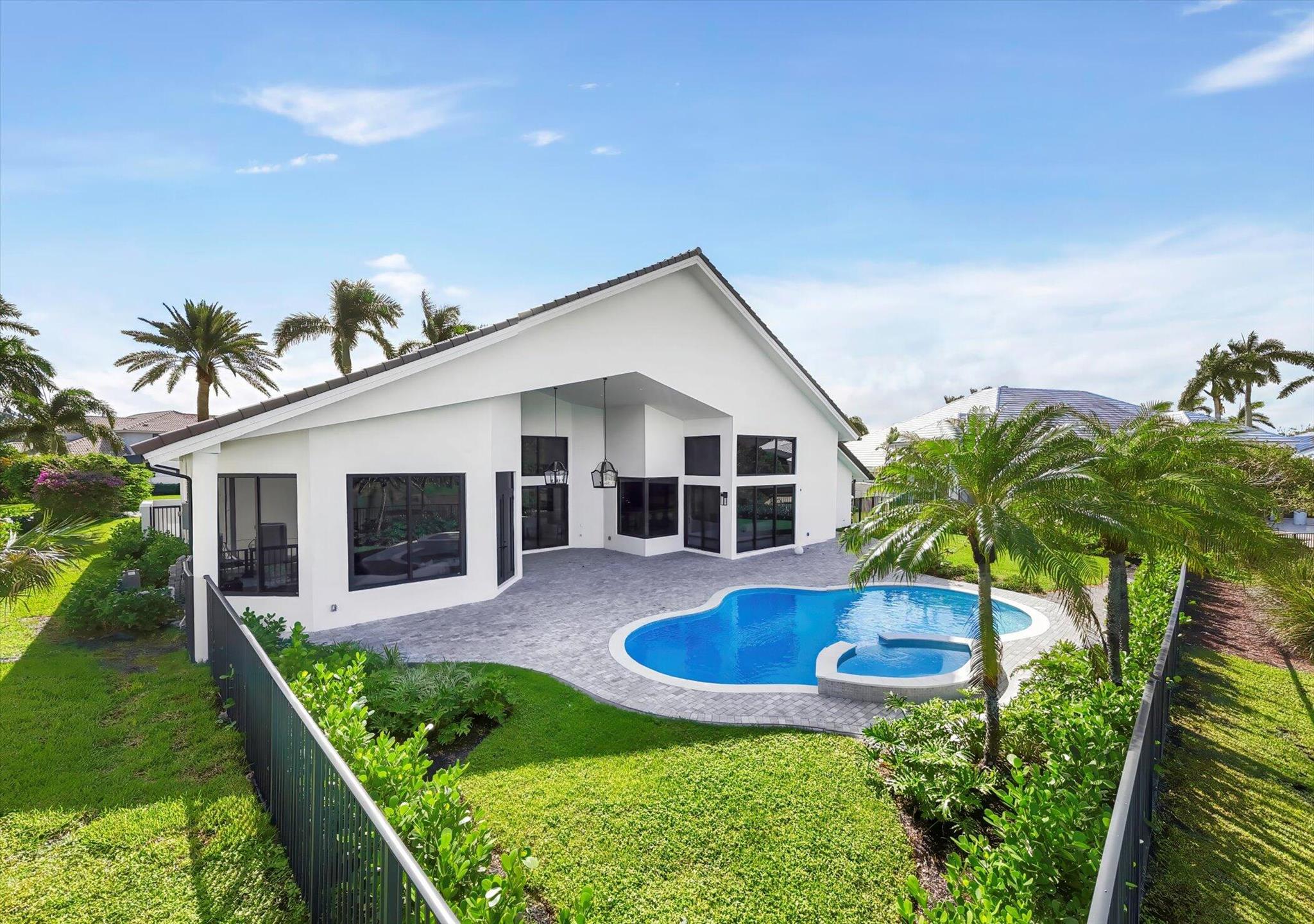 4459 Bocaire Boulevard