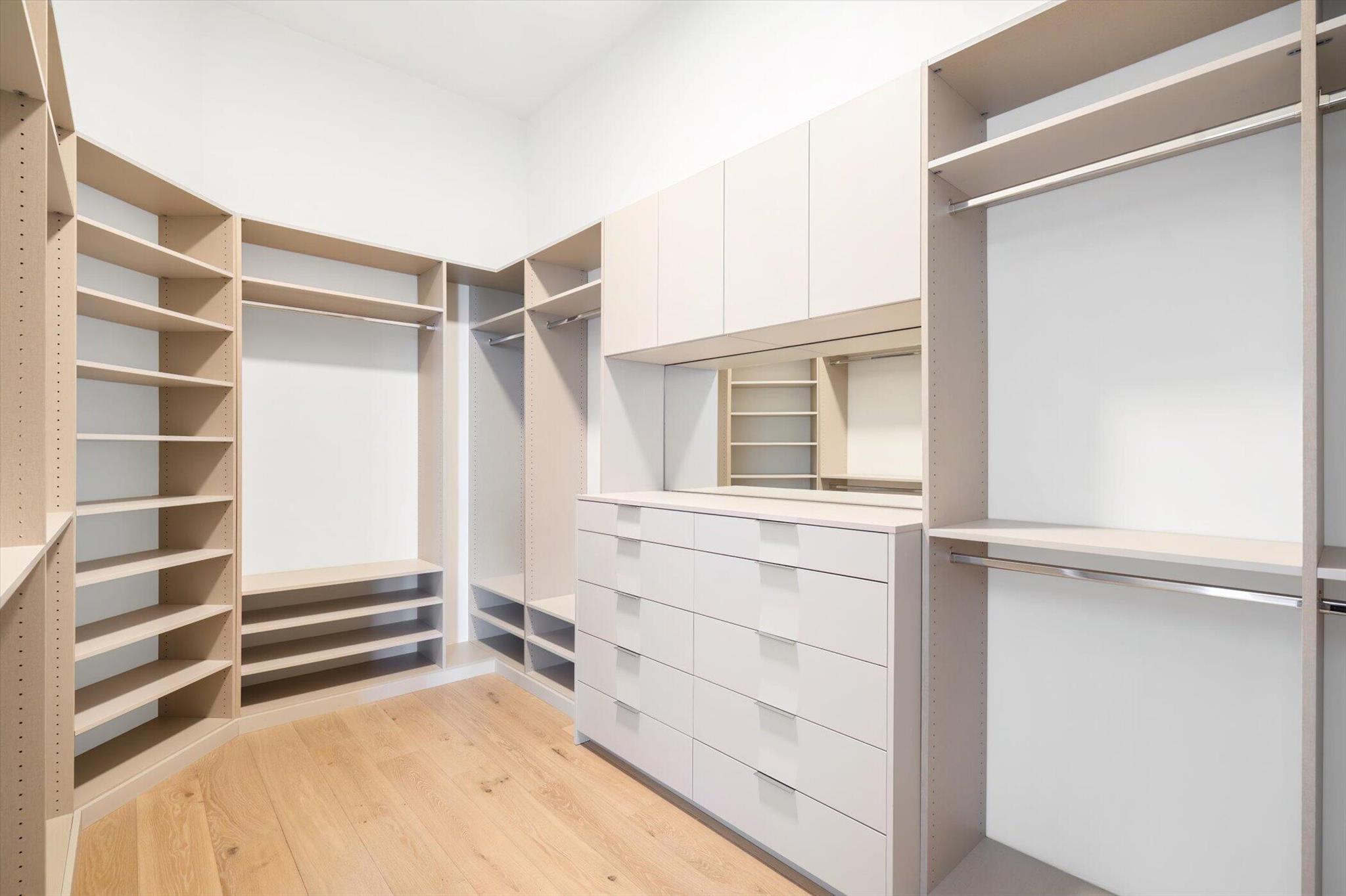 4459 Bocaire Boulevard