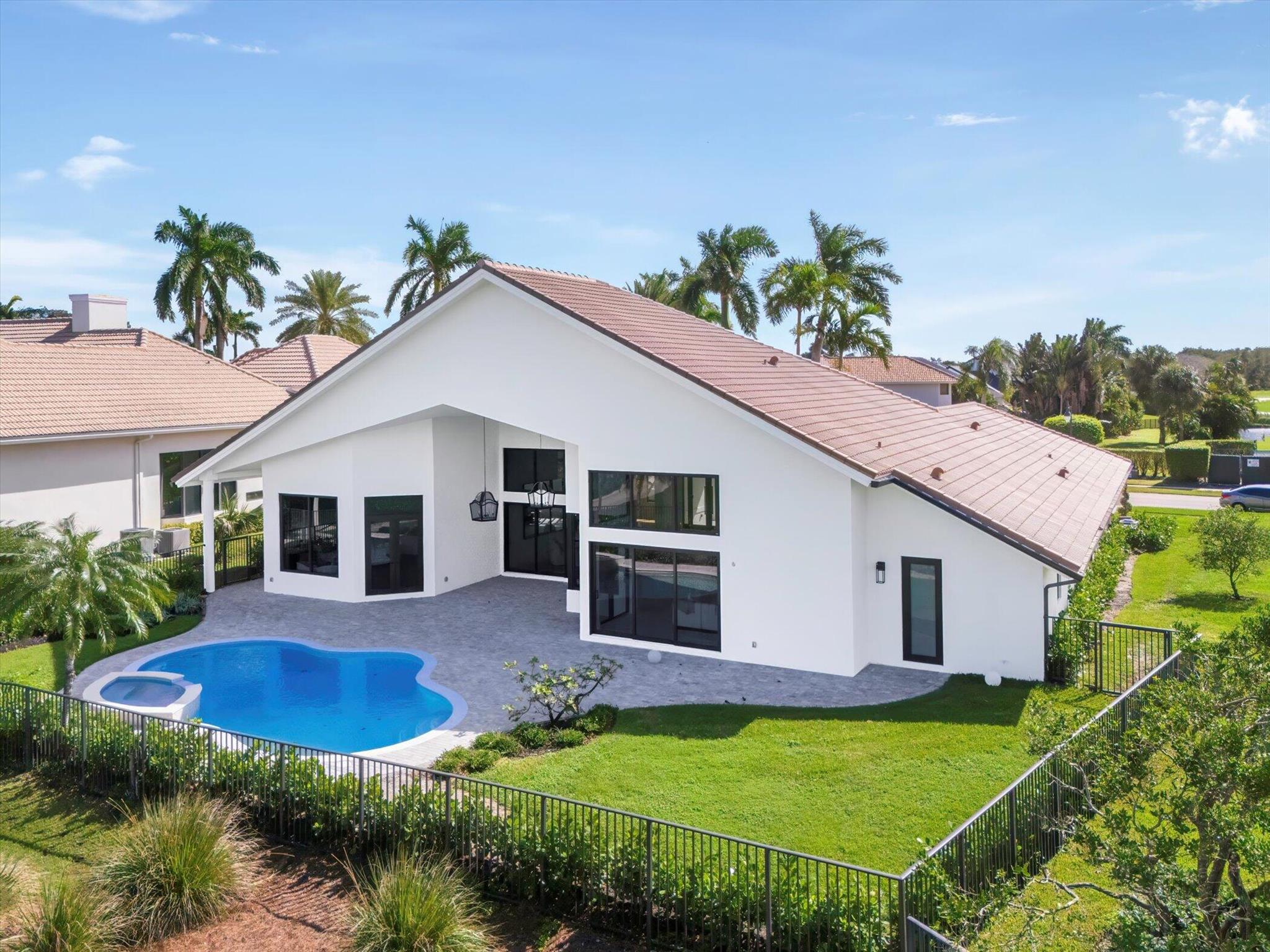 4459 Bocaire Boulevard