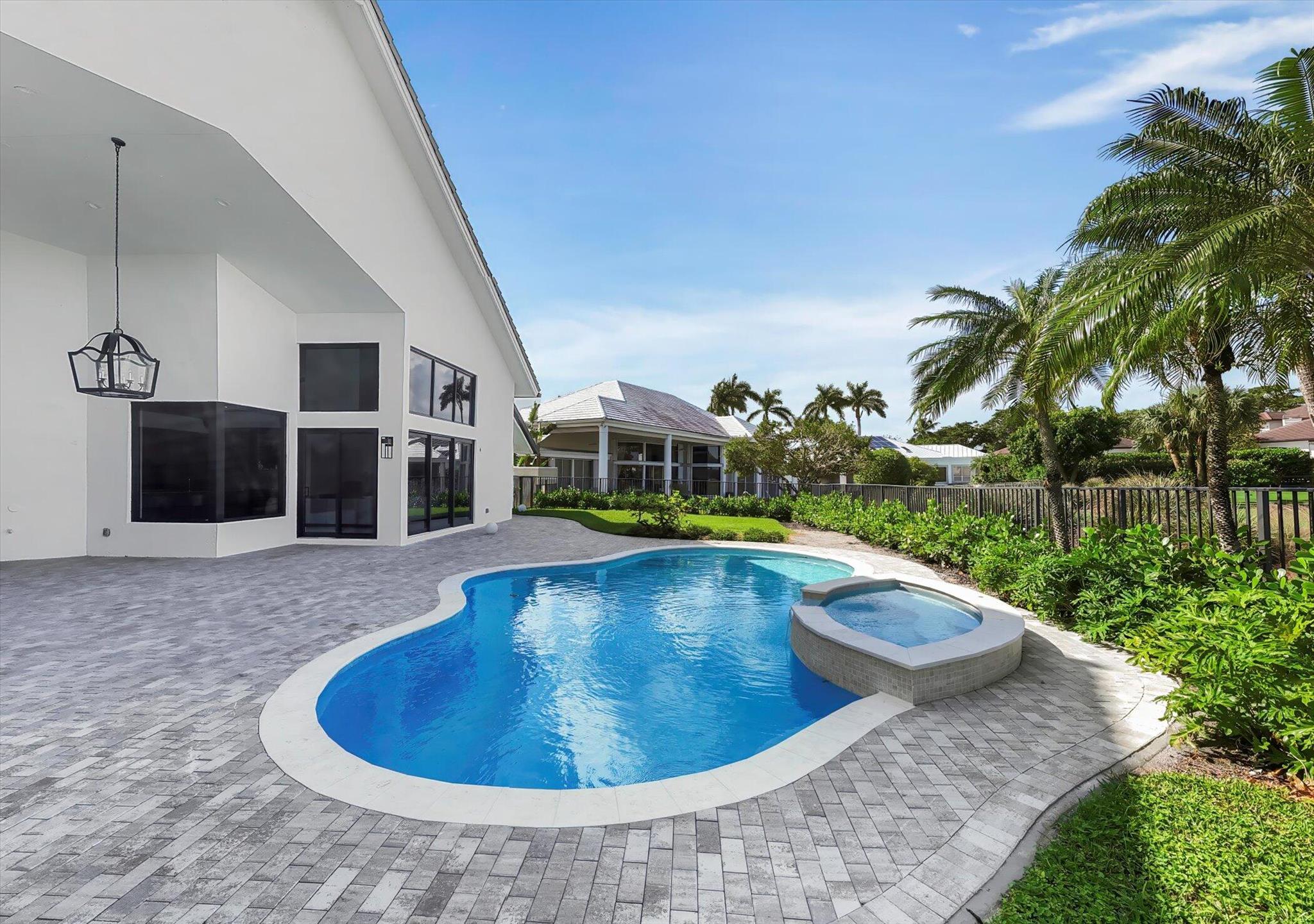 4459 Bocaire Boulevard