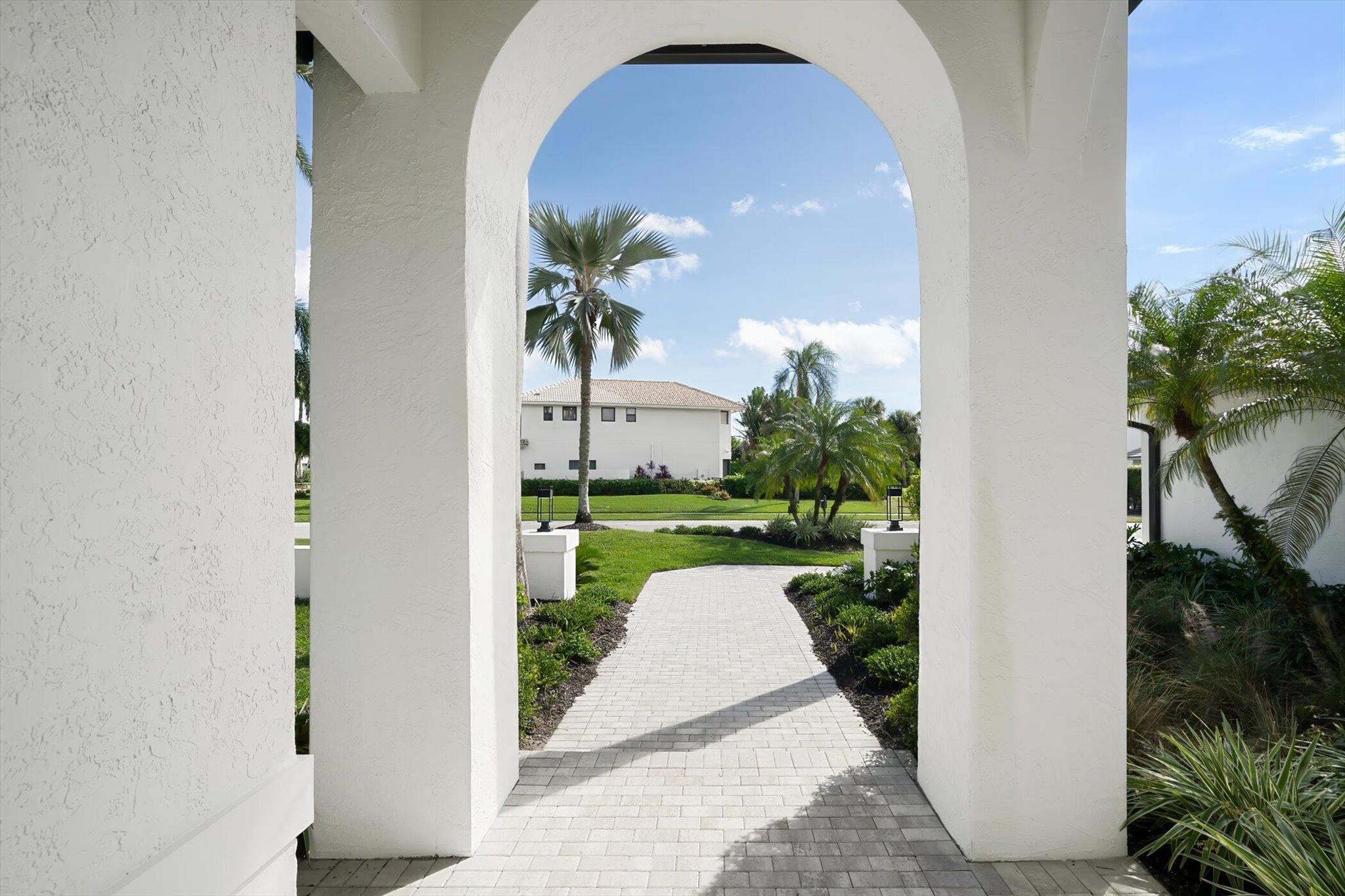 4459 Bocaire Boulevard