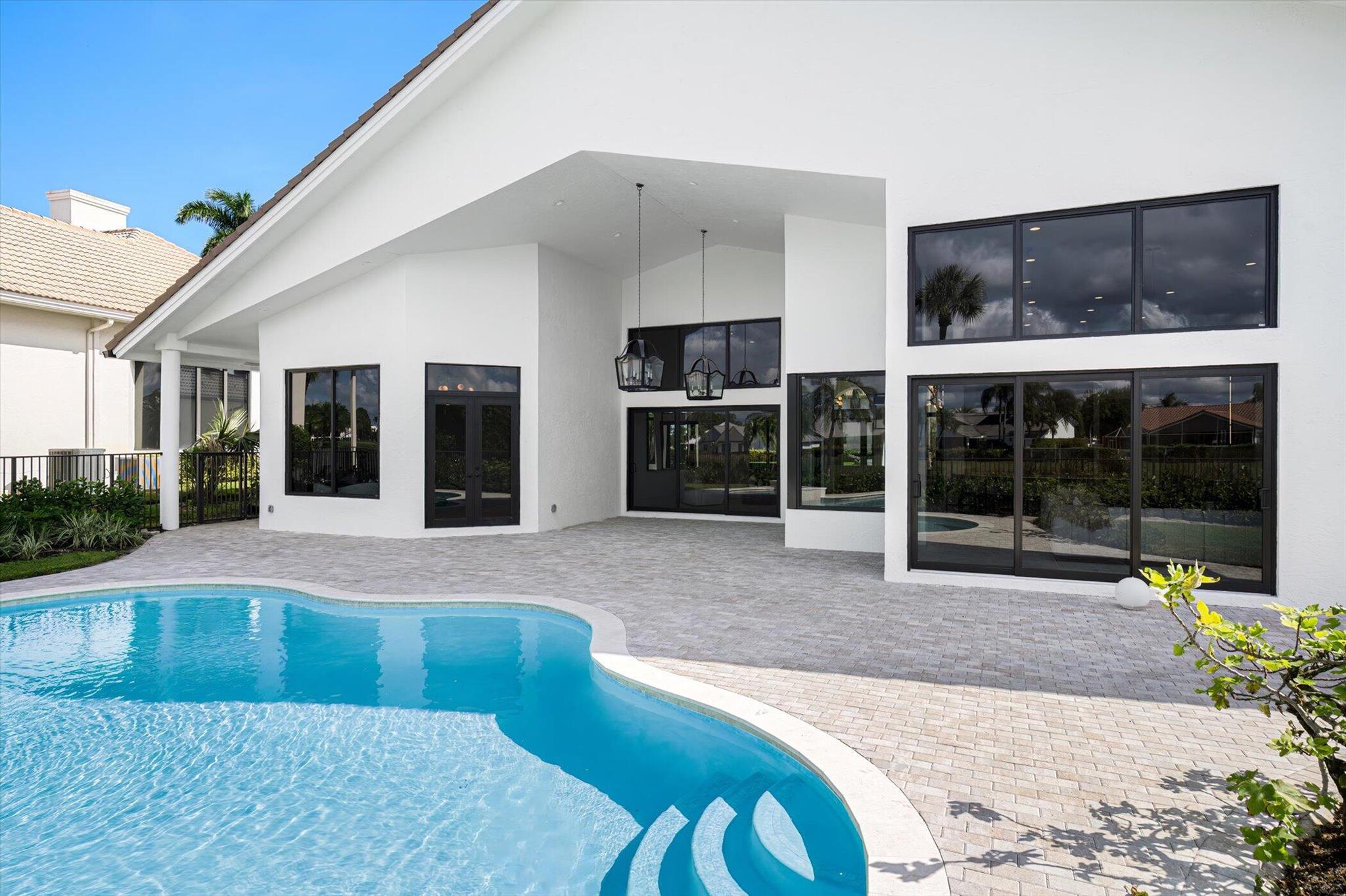 4459 Bocaire Boulevard