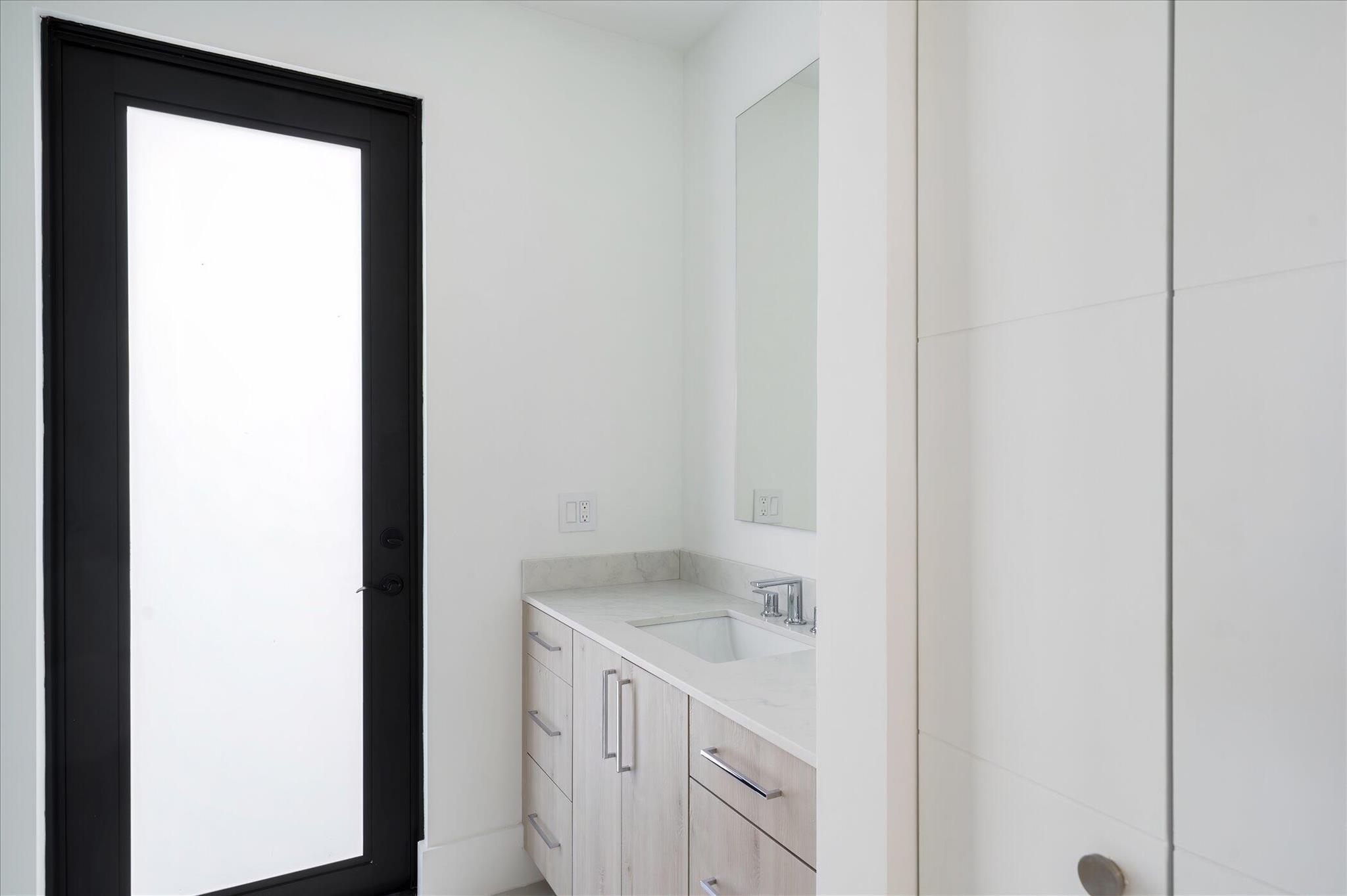 4459 Bocaire Boulevard