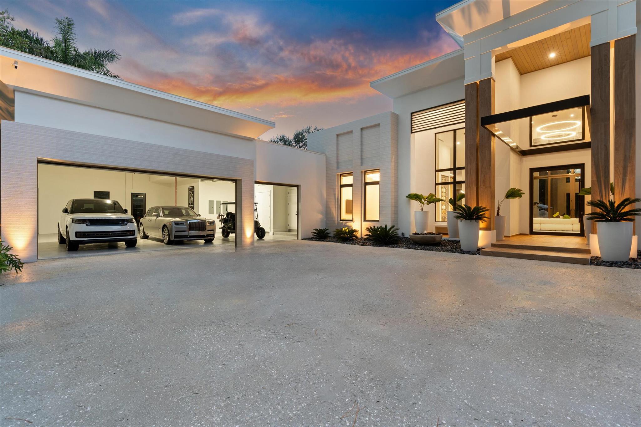 2520 Greenbriar Drive