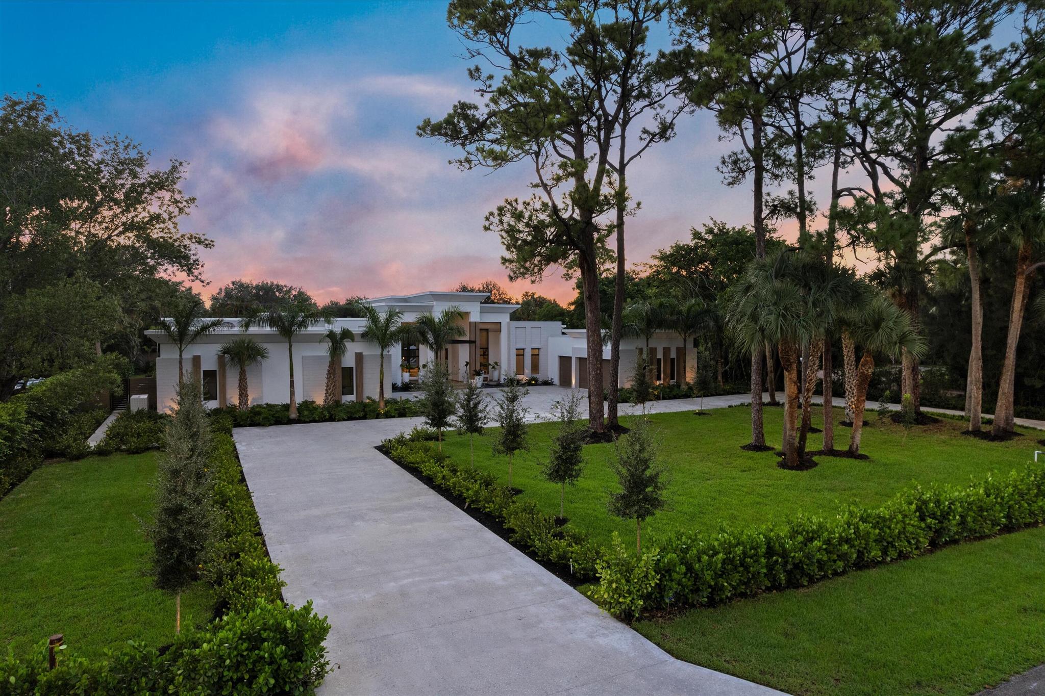 2520 Greenbriar Drive