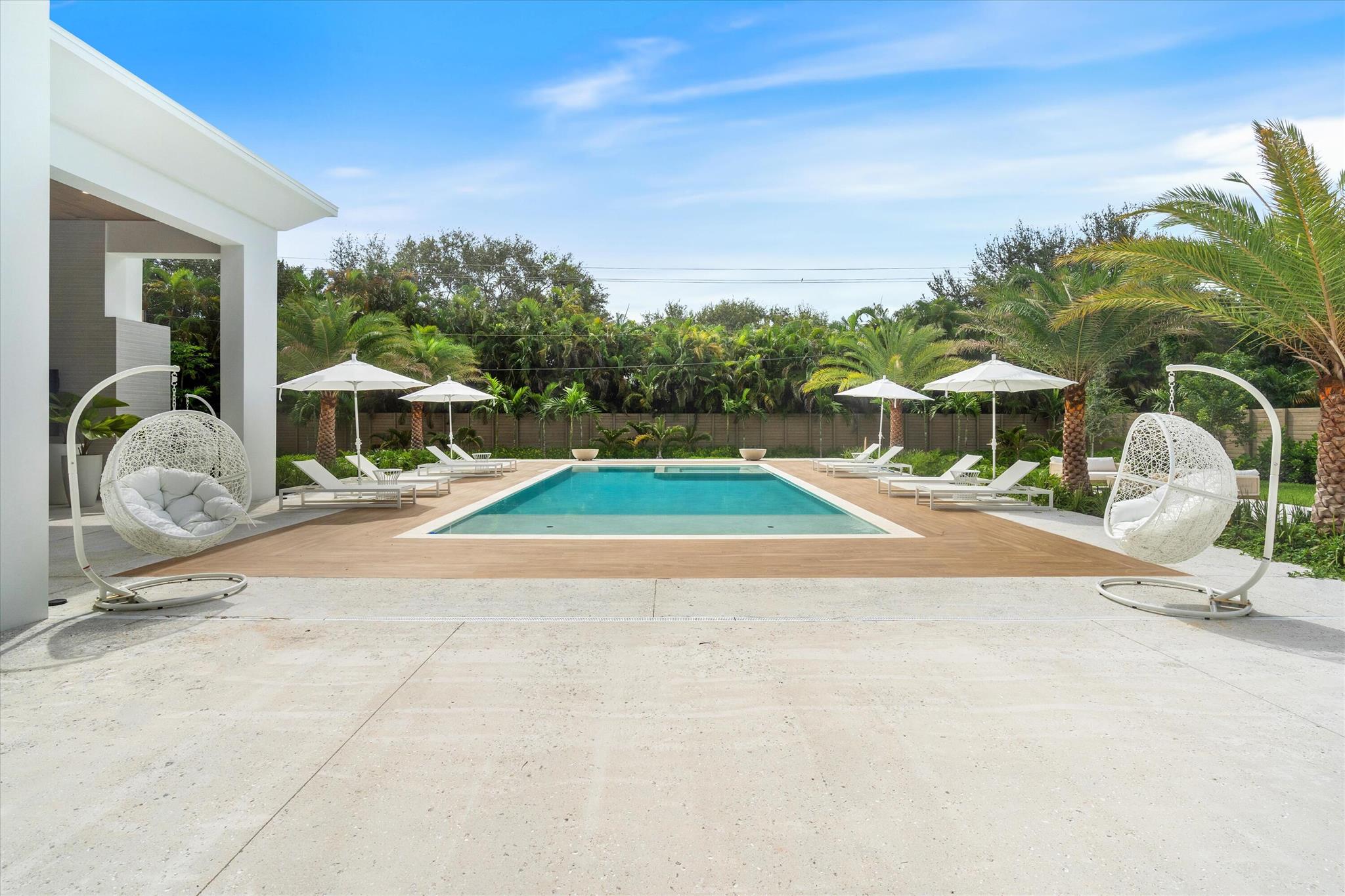 2520 Greenbriar Drive