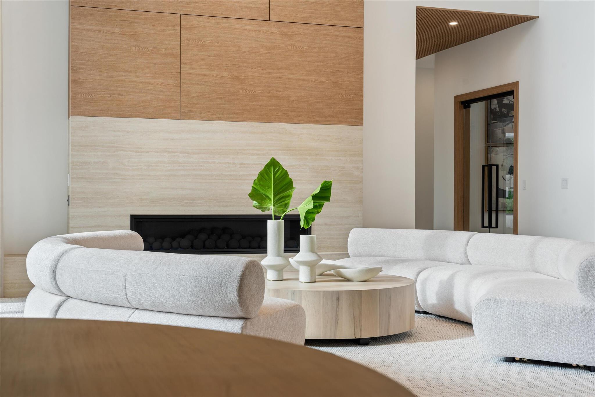 2520 Greenbriar Drive