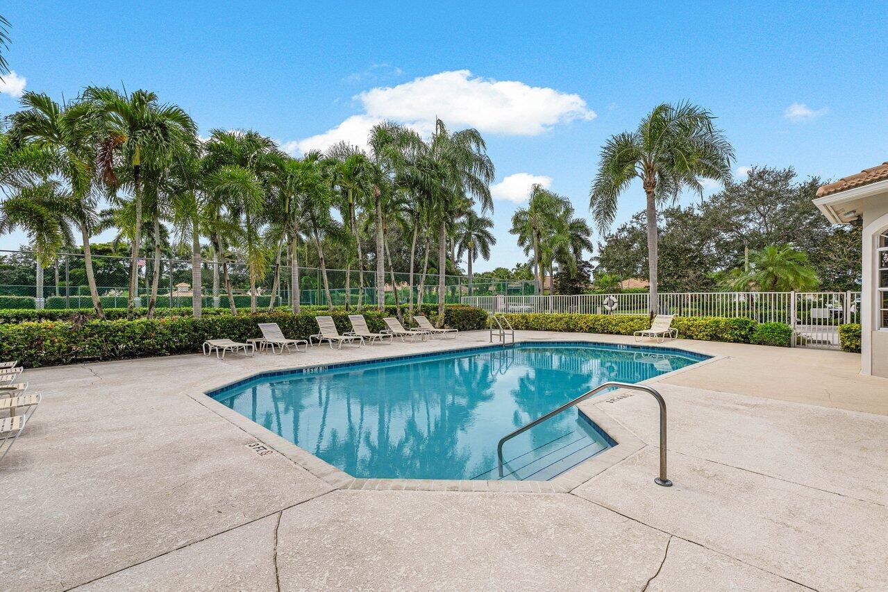 5151 Ventura Drive