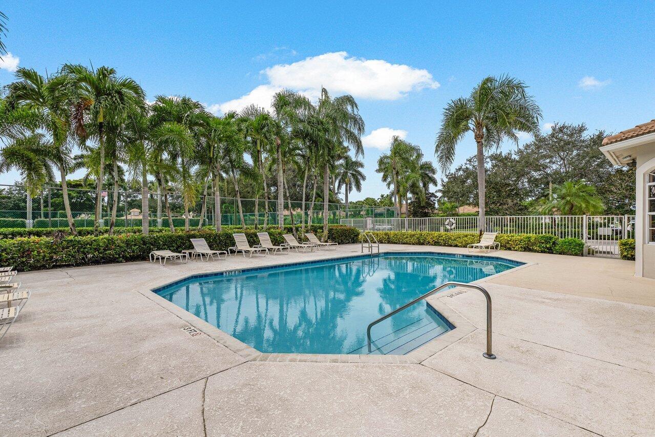 5151 Ventura Drive