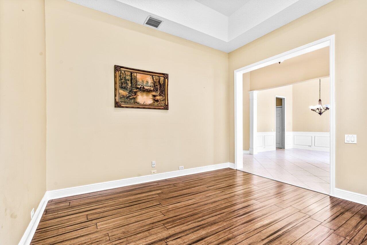 5255 NW 95th Avenue ()