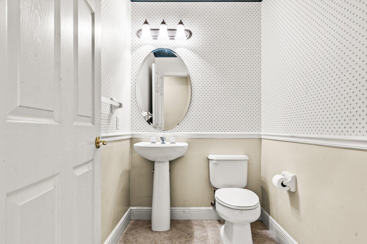 5255 NW 95th Avenue ()