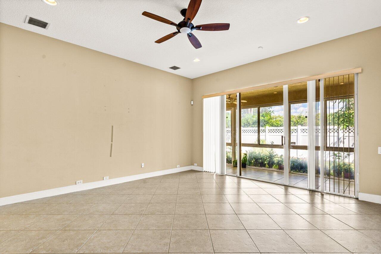 5255 NW 95th Avenue ()