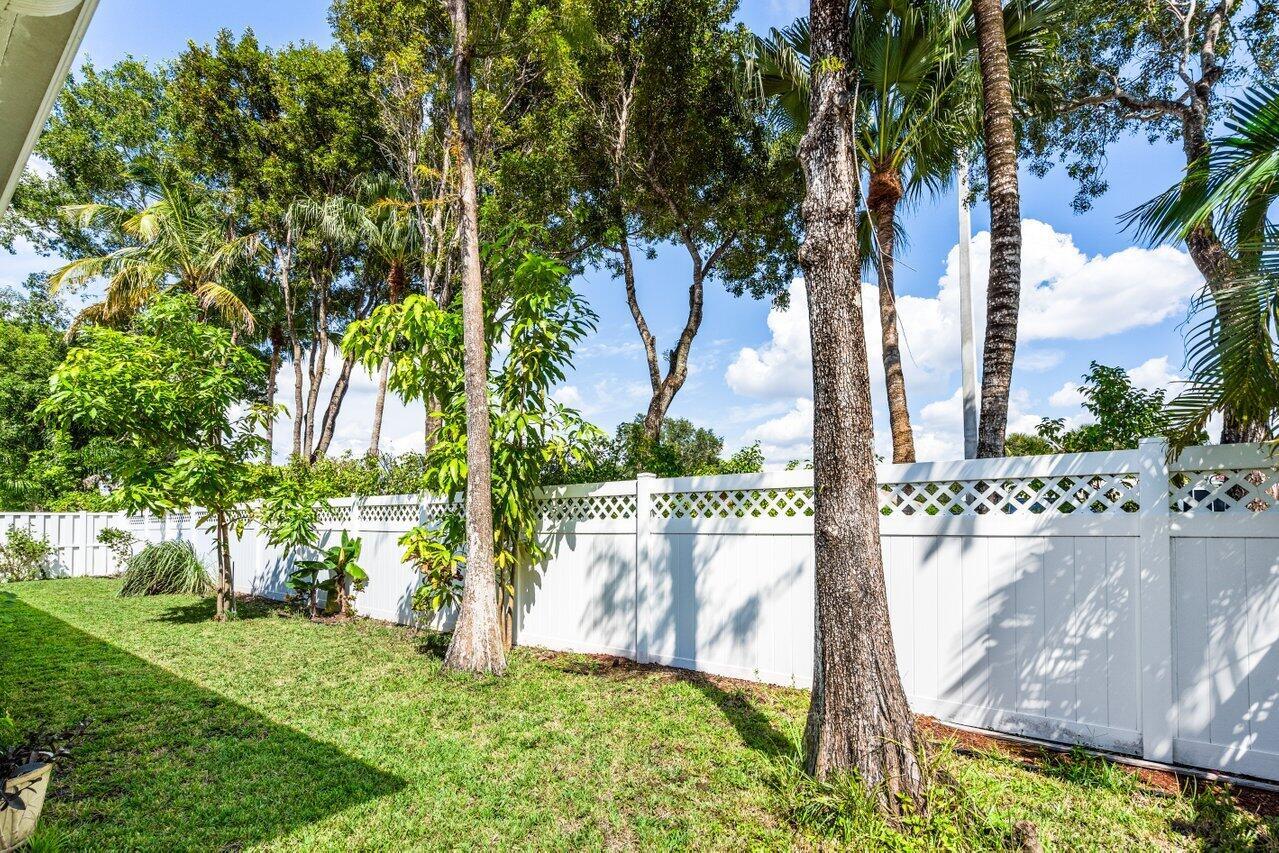 5255 NW 95th Avenue ()