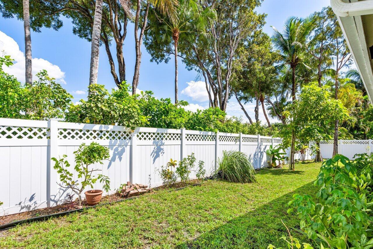 5255 NW 95th Avenue ()