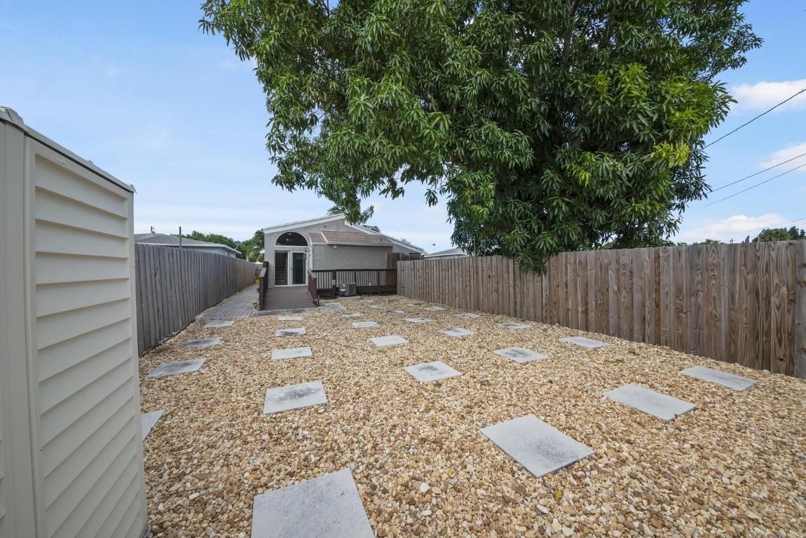 526 W Perry Street C, Lantana Unit: C