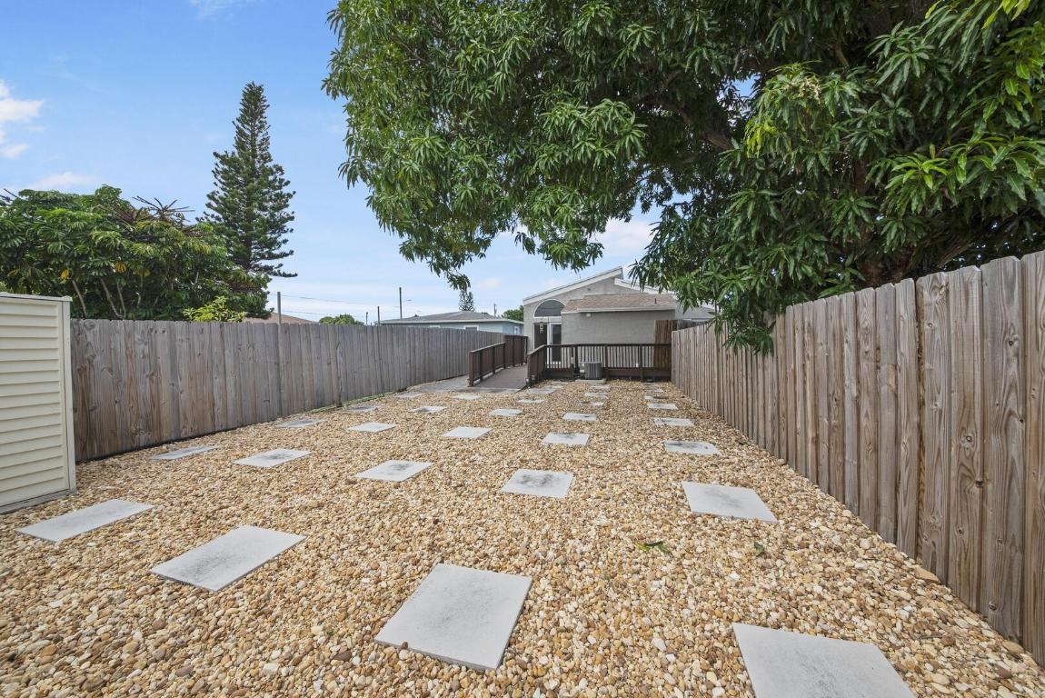 526 W Perry Street C, Lantana Unit: C