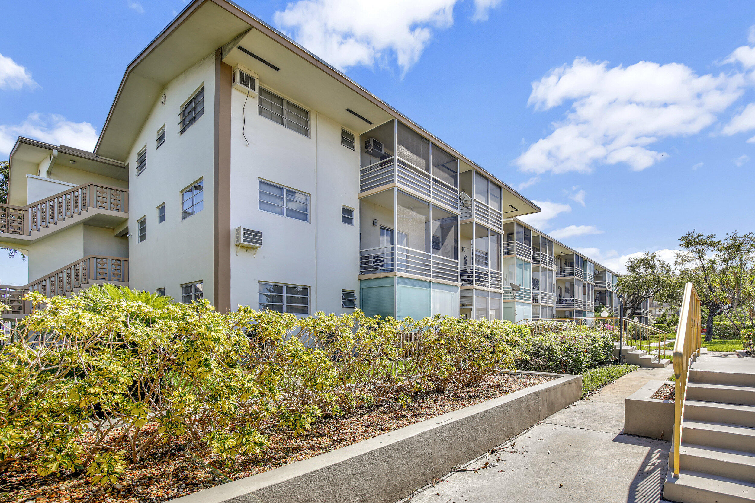 16790 NE 14th Avenue 211, Miami Unit: 211