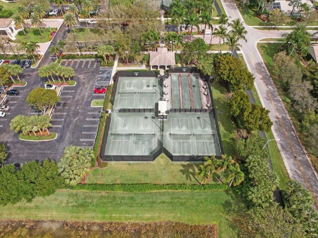 7916 Seagrape Shores Drive ()