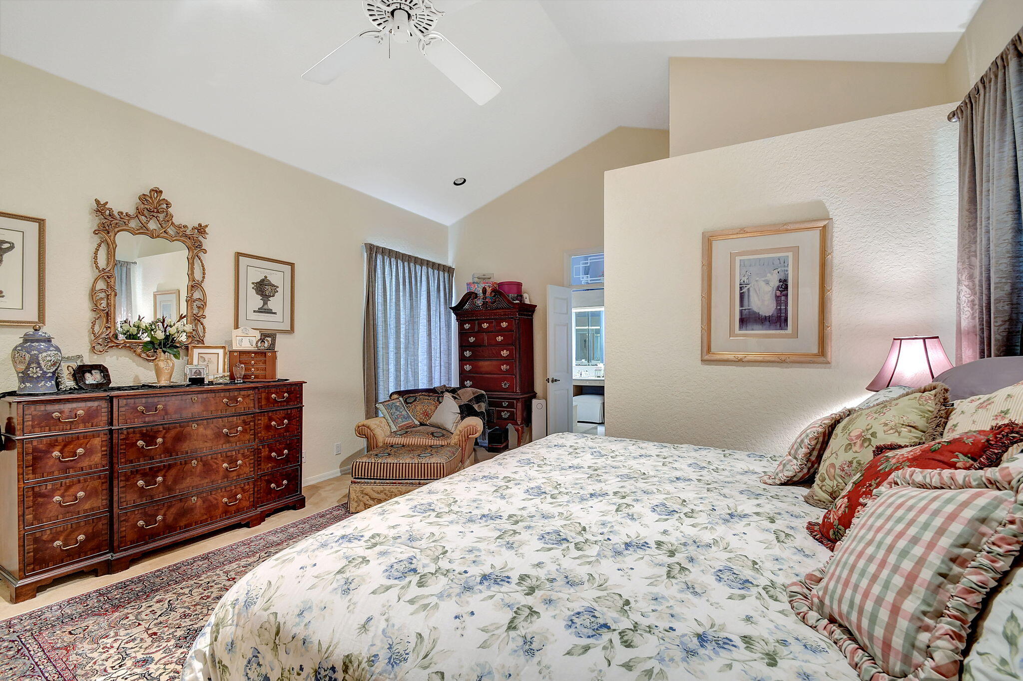 2773 Hampton Circle S