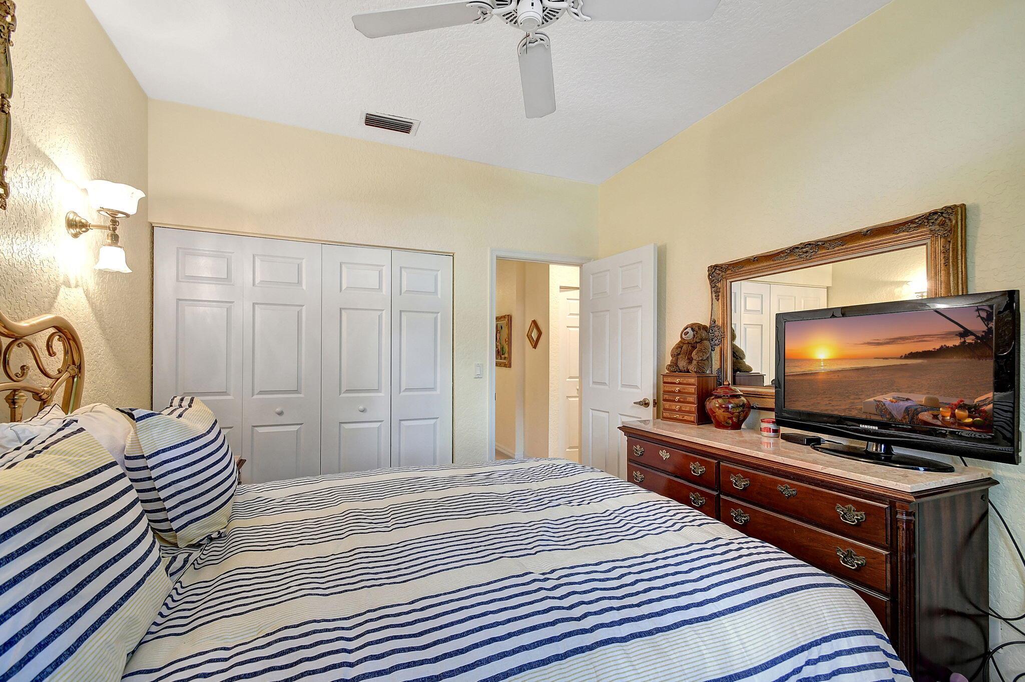 2773 Hampton Circle S