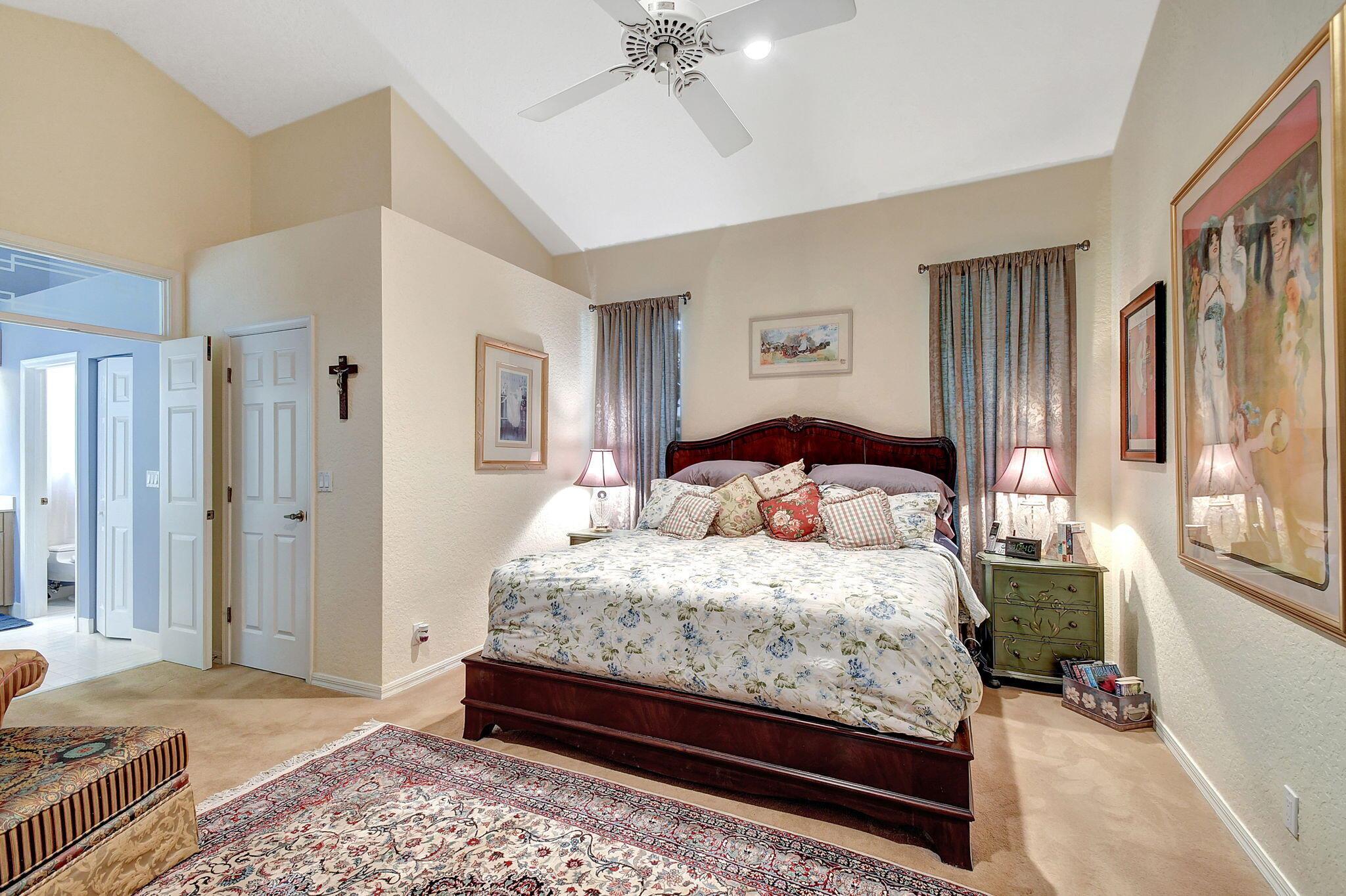 2773 Hampton Circle S