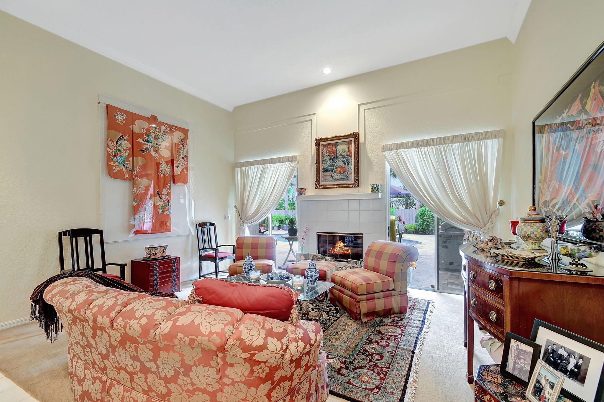 2773 Hampton Circle S