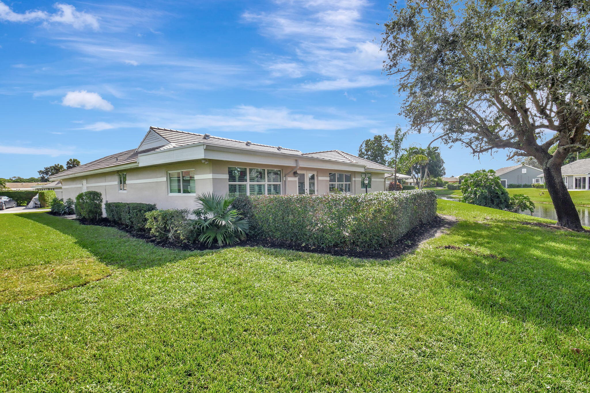 11601 N Lake Drive 10 Garden