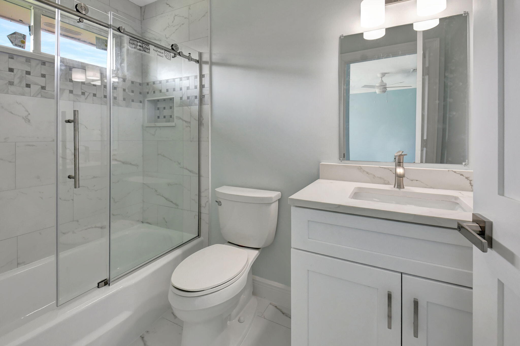 11601 N Lake Drive 10 Garden
